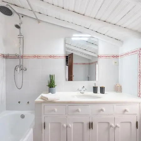 Casa Carina Alojamento de Acomodação e Pequeno-almoço Espiche